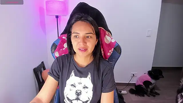 Miss Nicole online show from November 2, 2025, 8:33 pm