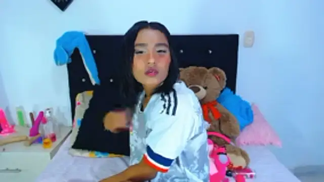 Jenng18 online show from June 17, 2026, 11:38 pm