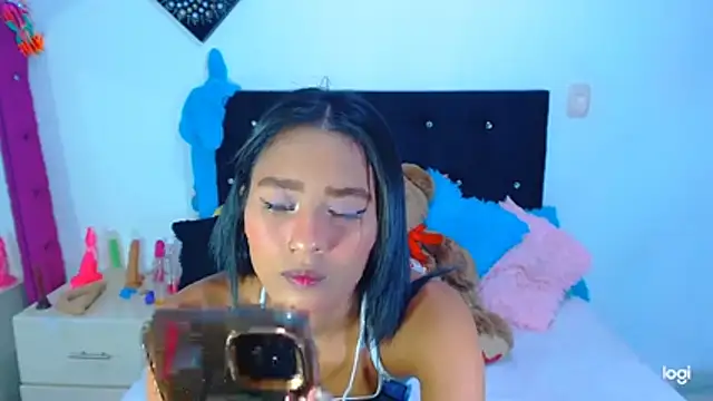 Jenng18 online show from July 26, 2026, 7:54 pm