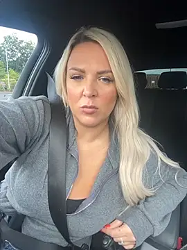 Bustyblondebabe32 online show from September 10, 2025, 7:52 am