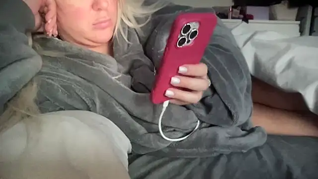 Bustyblondebabe32 online show from March 26, 2026, 6:30 am