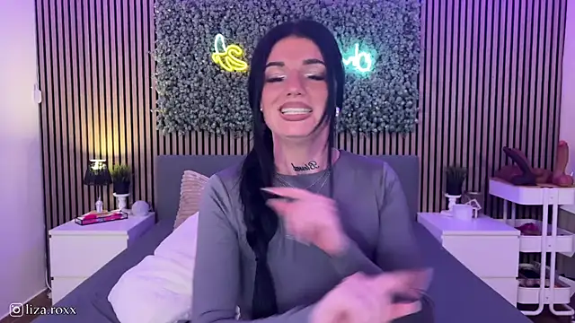 LizaRoxx online show from October 7, 2025, 7:22 pm