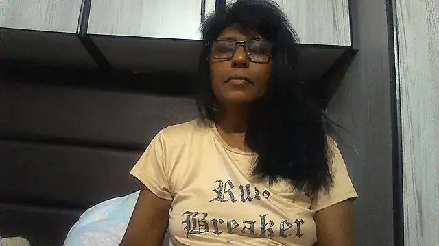 Snapshot of MsAttitude chatting on February 3, 2025, 12:03 pm MsAttitude online show from February 3, 2025, 12:03 pm