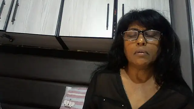 Snapshot of MsAttitude chatting on October 9, 2025, 6:44 am MsAttitude online show from October 9, 2025, 6:44 am