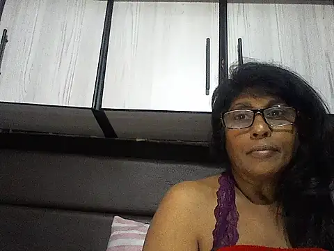 Snapshot of MsAttitude chatting on October 29, 2025, 6:59 am MsAttitude online show from October 29, 2025, 6:59 am