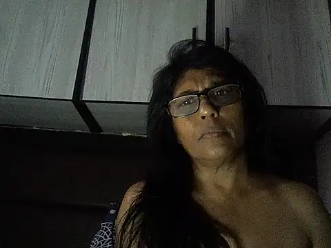 Snapshot of MsAttitude chatting on November 27, 2025, 1:24 pm MsAttitude online show from November 27, 2025, 1:24 pm