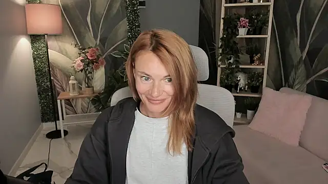 Snapshot of MistyBarnes chatting on September 14, 2025, 2:38 pm MistyBarnes online show from September 14, 2025, 2:38 pm