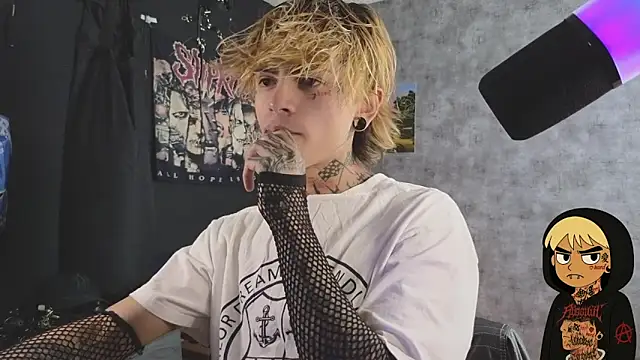 Snapshot of AcidMilo chatting on October 14, 2025, 4:41 pm AcidMilo online show from October 14, 2025, 4:41 pm