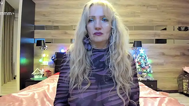 TrueFoxyyy online show from January 12, 2025, 6:59 pm