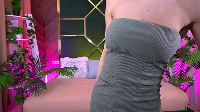 LittleeCutee online show from February 8, 2026, 8:40 am