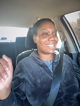 1Topgyal online show from October 13, 2025, 1:22 pm