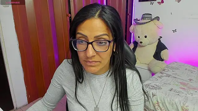 alma blue online show from November 4, 2025, 11:15 pm