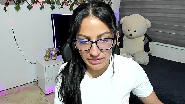 alma blue online show from January 9, 2026, 10:33 pm