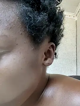 Snapshot of EbonyBuu chatting on February 9, 2026, 11:47 am EbonyBuu online show from February 9, 2026, 11:47 am