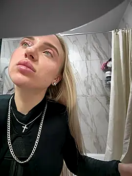 Snapshot of pinkstar_ chatting on October 8, 2025, 5:32 pm pinkstar online show from October 8, 2025, 5:32 pm