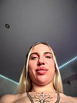 Snapshot of pinkstar_ chatting on October 12, 2025, 5:45 pm pinkstar online show from October 12, 2025, 5:45 pm