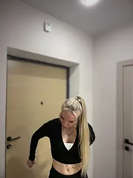 pinkstar  online show from November 30, 2025, 5:33 am