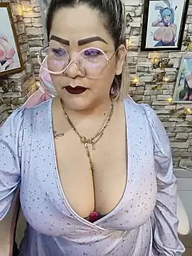 Dalessa Bigtits online show from May 25, 2026, 10:38 pm