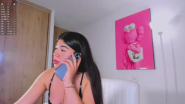 Kim crosspp online show from October 6, 2025, 7:33 pm