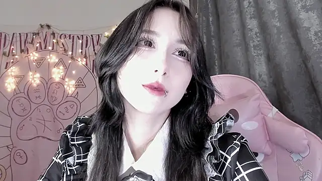 Snapshot of Holy420lolii chatting on October 10, 2025, 3:44 pm Holy420lolii online show from October 10, 2025, 3:44 pm