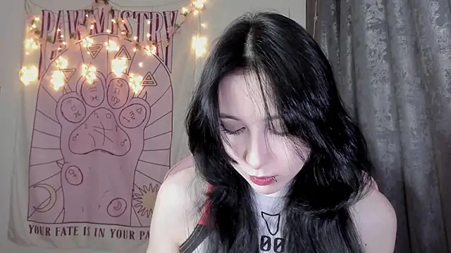 Snapshot of Holy420lolii chatting on November 9, 2025, 6:39 pm Holy420lolii online show from November 9, 2025, 6:39 pm