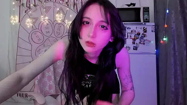 Snapshot of Holy420lolii chatting on January 17, 2026, 5:16 pm Holy420lolii online show from January 17, 2026, 5:16 pm