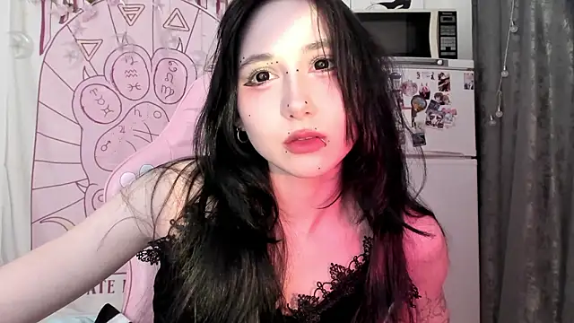 Snapshot of Holy420lolii chatting on February 13, 2026, 7:21 pm Holy420lolii online show from February 13, 2026, 7:21 pm