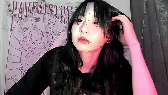 Snapshot of Holy420lolii chatting on February 18, 2026, 6:59 pm Holy420lolii online show from February 18, 2026, 6:59 pm