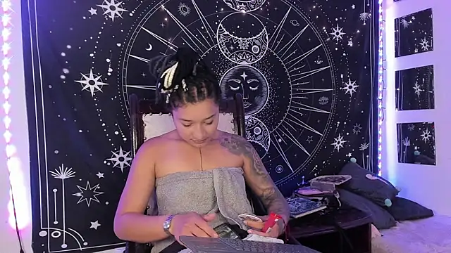 Eva Lee  online show from October 1, 2025, 8:31 am