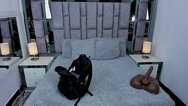 EMMAHILL1 online show from April 7, 2026, 11:10 am