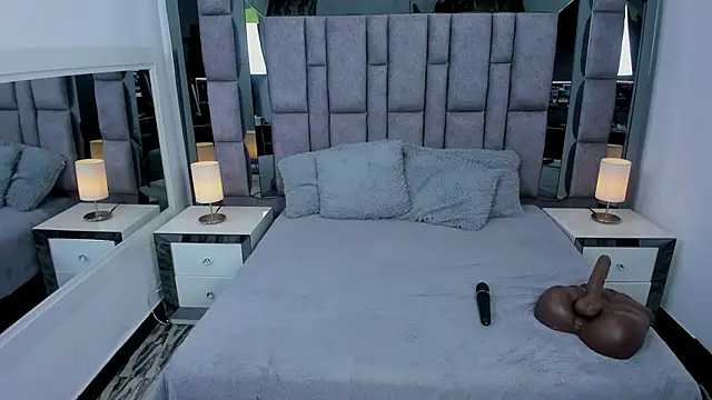 EMMAHILL1 online show from April 13, 2026, 11:16 am