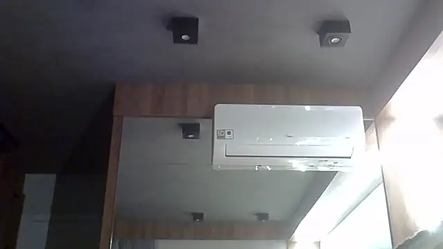 Skinny-Kitten online show from January 18, 2026, 6:06 am