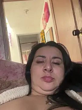 Abril Luv online show from February 22, 2025, 2:52 pm