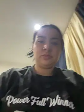 Abril Luv online show from February 2, 2026, 1:15 am