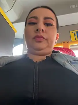 Abril Luv online show from February 12, 2026, 12:11 pm