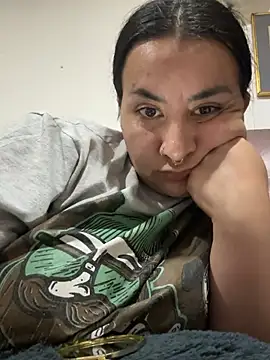 Abril Luv online show from March 24, 2026, 1:21 am