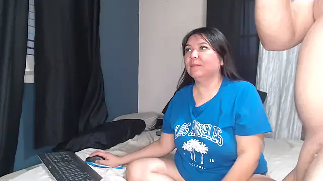 valhallacouple420 online show from September 19, 2025, 1:51 am