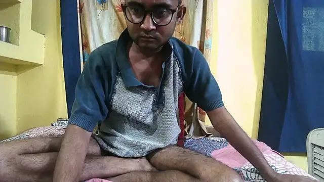 Cute boy2000 online show from December 13, 2024, 9:13 am