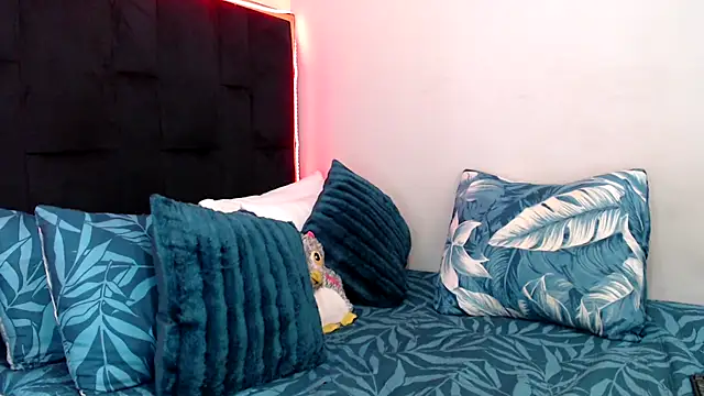 Snapshot of CancerGodessX chatting on October 10, 2025, 7:29 am CancerGodessX online show from October 10, 2025, 7:29 am