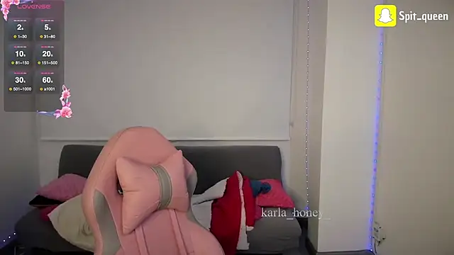 Snapshot of Spit_queen chatting on October 23, 2025, 10:41 pm Spit queen online show from October 23, 2025, 10:41 pm