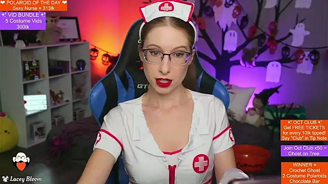 TheLaceyBloom online show from October 28, 2025, 1:20 am