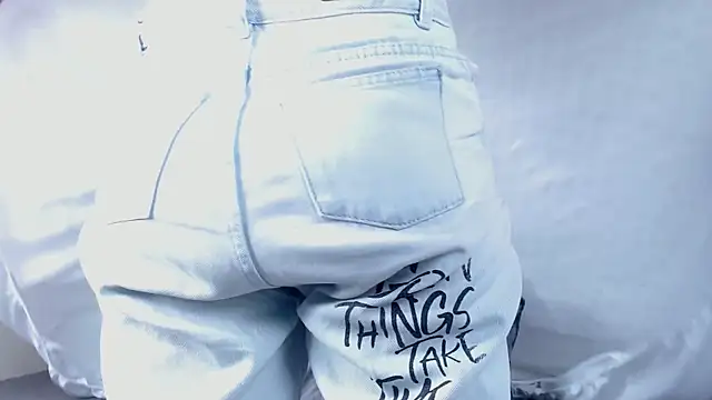 Snapshot of EmmaWilliamss chatting on January 17, 2026, 5:27 pm EmmaWilliamss online show from January 17, 2026, 5:27 pm