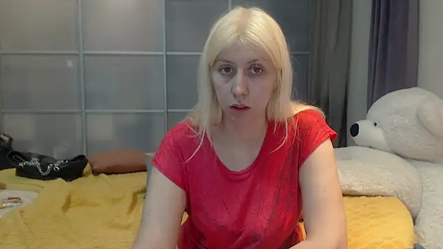Snapshot of KyliePag chatting on April 17, 2026, 10:07 am KyliePag online show from April 17, 2026, 10:07 am