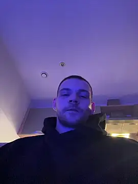 Z1uk online show from March 3, 2026, 1:12 am