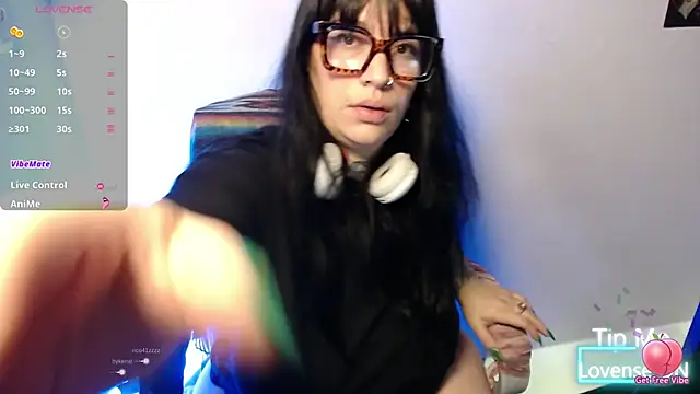 VampGirl1 online show from November 16, 2025, 11:27 am