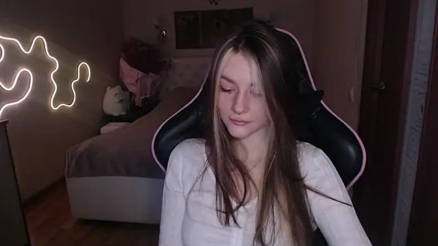 jeann elsaa online show from February 2, 2025, 9:08 am