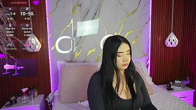 Snapshot of haylie_ chatting on December 14, 2024, 3:07 am haylie online show from December 14, 2024, 3:07 am