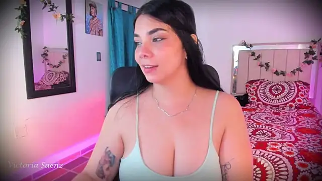 victoriaasaenz  online show from February 11, 2026, 12:15 am