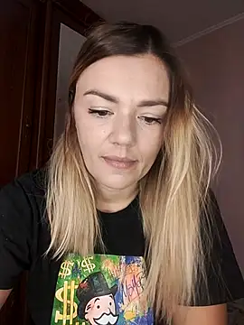 KrissSexi online show from October 9, 2025, 4:43 am