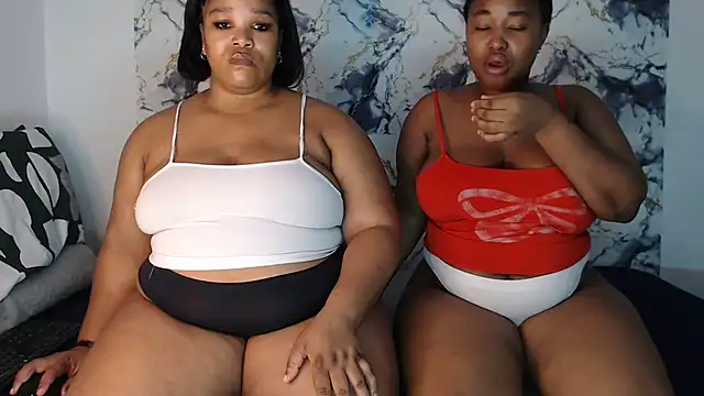 SexyAmeena2002 online show from April 1, 2026, 9:45 pm